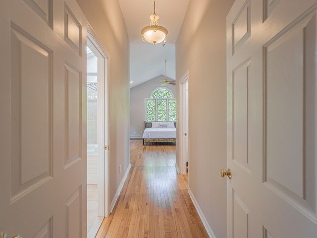 4 Flint Meadow Ln, Shrewsbury, MA 01545
