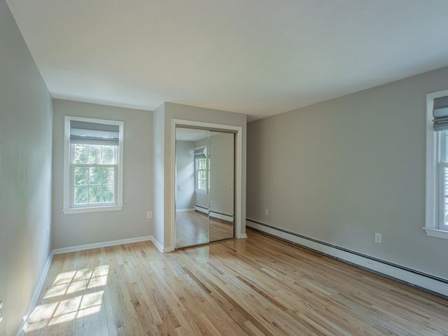 4 Flint Meadow Ln, Shrewsbury, MA 01545