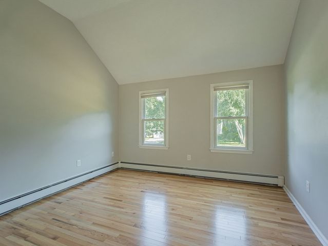 4 Flint Meadow Ln, Shrewsbury, MA 01545
