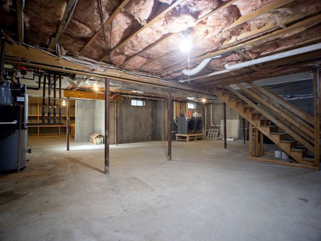 4 Flint Meadow Ln, Shrewsbury, MA 01545