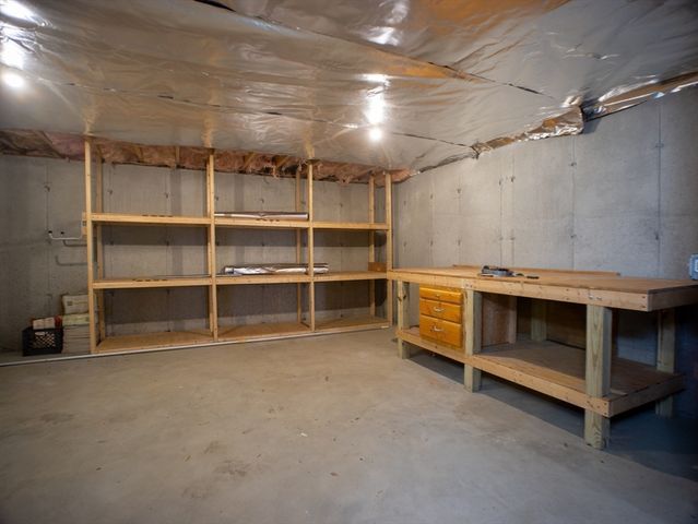 4 Flint Meadow Ln, Shrewsbury, MA 01545