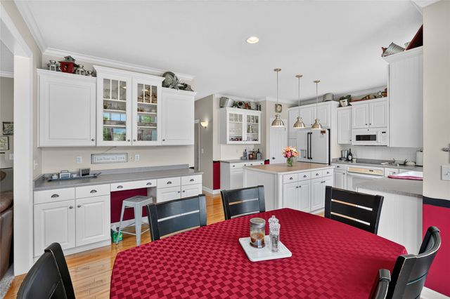 6609 Hampton Court, Johnston, IA 50131