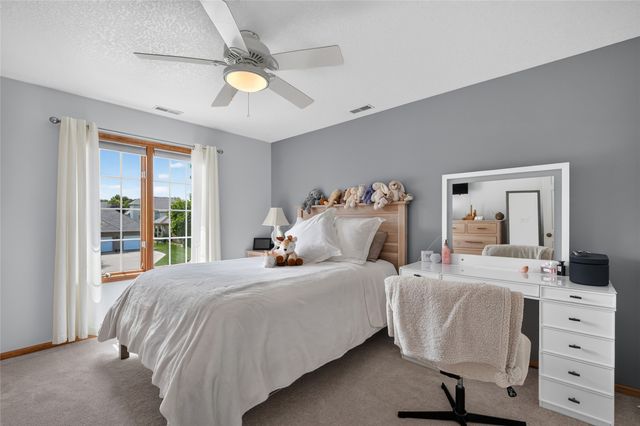 6609 Hampton Court, Johnston, IA 50131