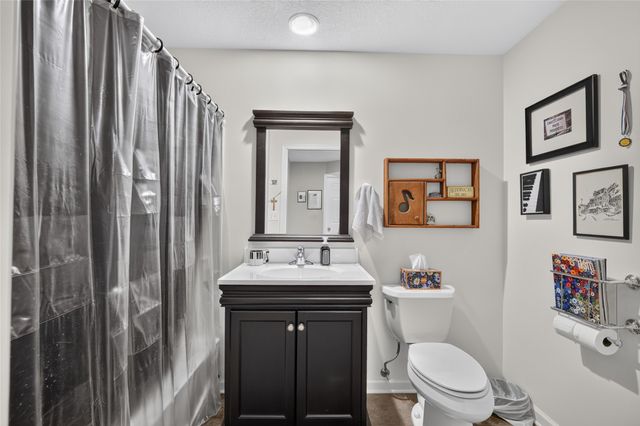 6609 Hampton Court, Johnston, IA 50131