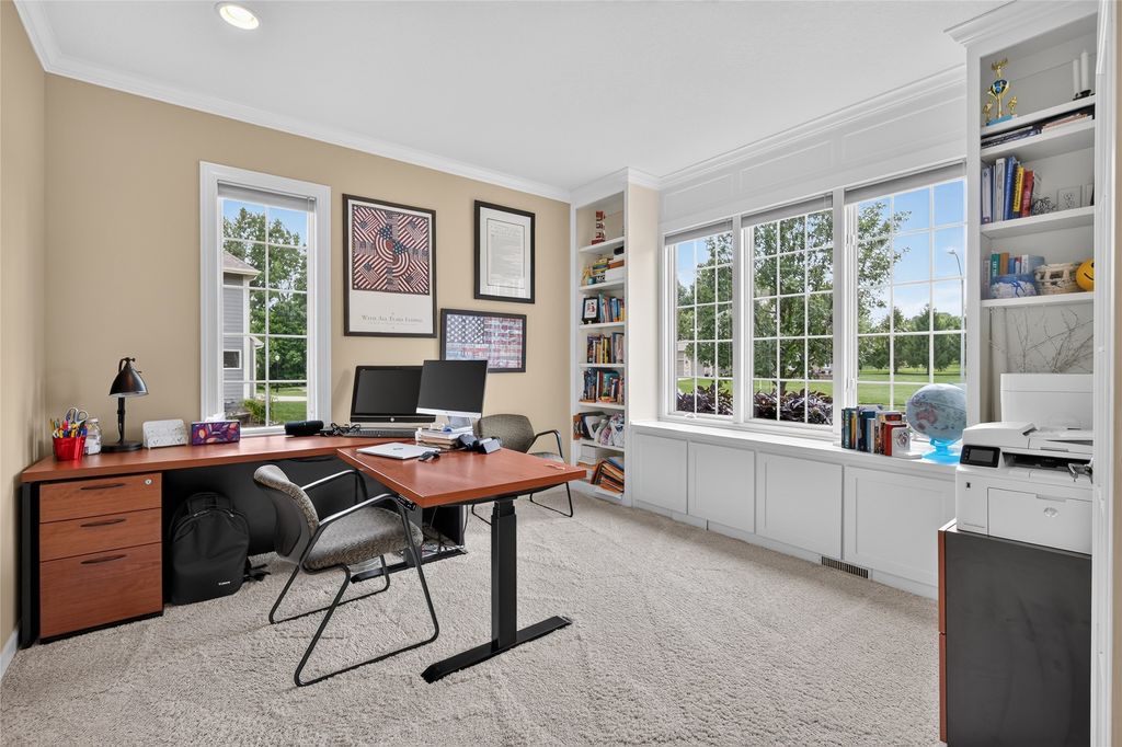 6609 Hampton Court, Johnston, IA 50131