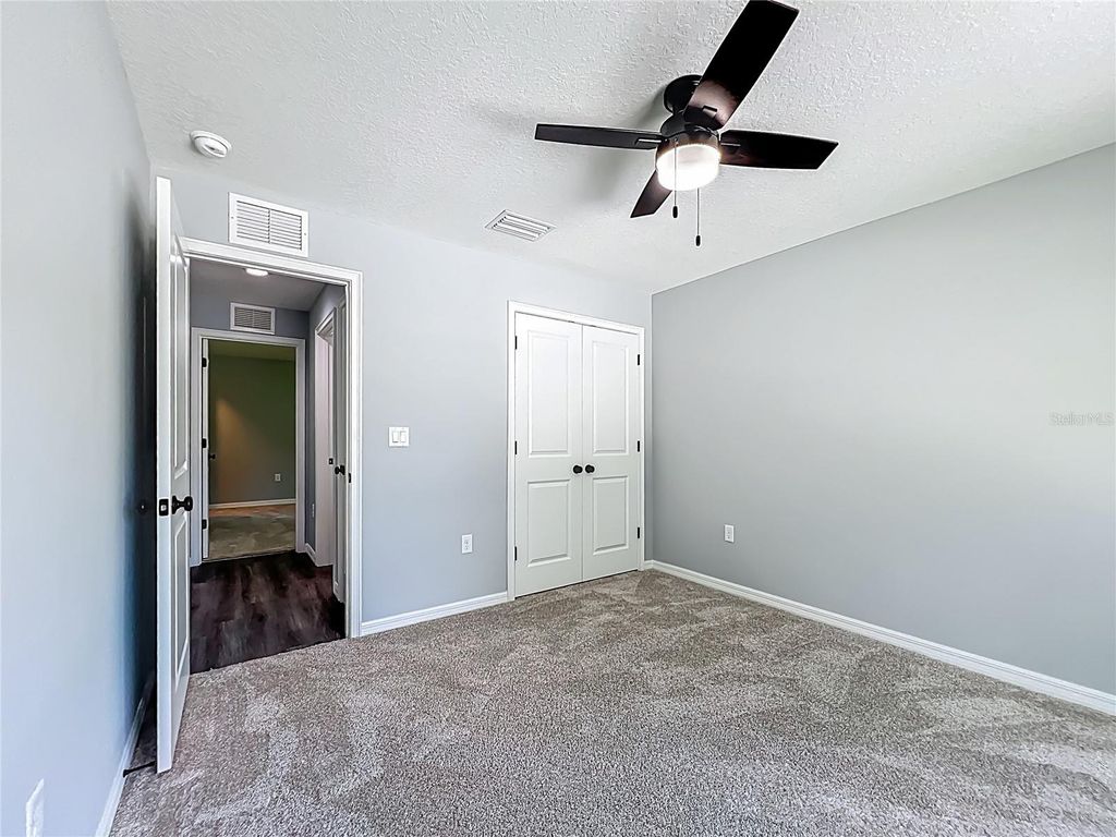 Image 28 of property listing at 919 CR 482C, Lake Panasoffkee, FL 33538