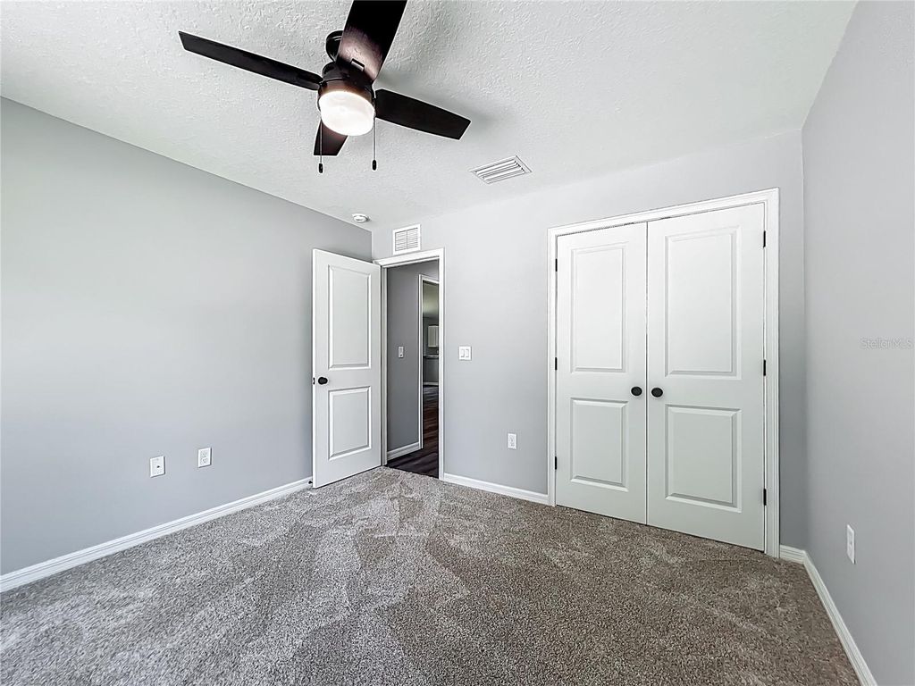 Image 29 of property listing at 919 CR 482C, Lake Panasoffkee, FL 33538