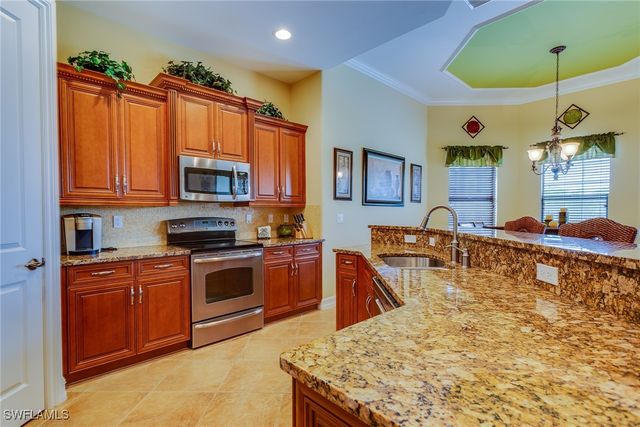 7771 Cottesmore DR, Naples, FL 34113