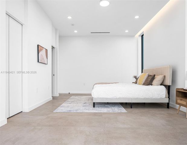 2823 SW 23rd Ter, Miami, FL 33145