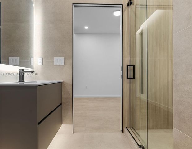 2823 SW 23rd Ter, Miami, FL 33145