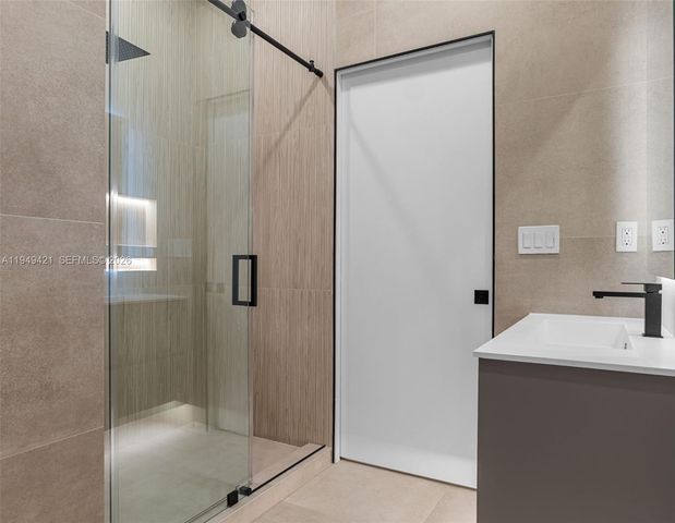 2823 SW 23rd Ter, Miami, FL 33145