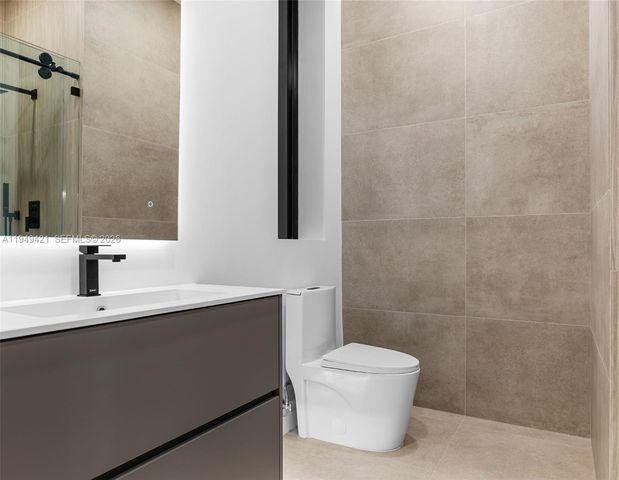 2823 SW 23rd Ter, Miami, FL 33145