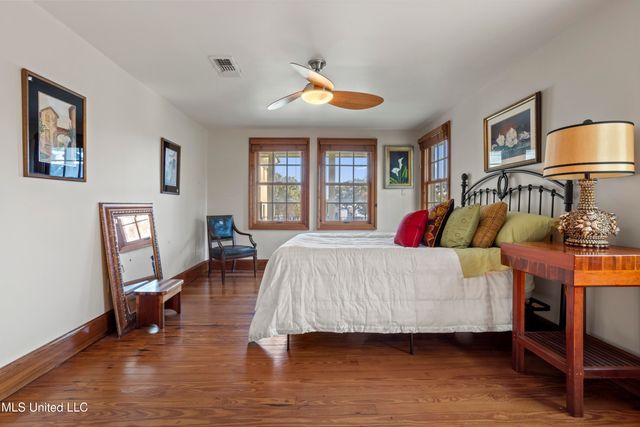 923 E Scenic Drive, Pass Christian, MS 39571