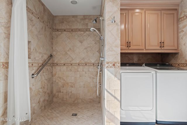 923 E Scenic Drive, Pass Christian, MS 39571