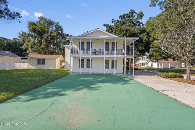 923 E Scenic Drive, Pass Christian, MS 39571