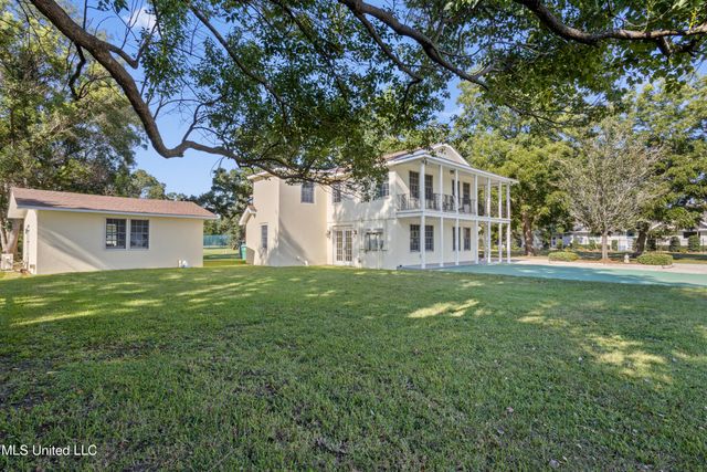 923 E Scenic Drive, Pass Christian, MS 39571