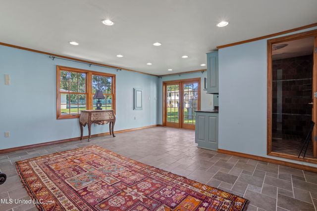 923 E Scenic Drive, Pass Christian, MS 39571