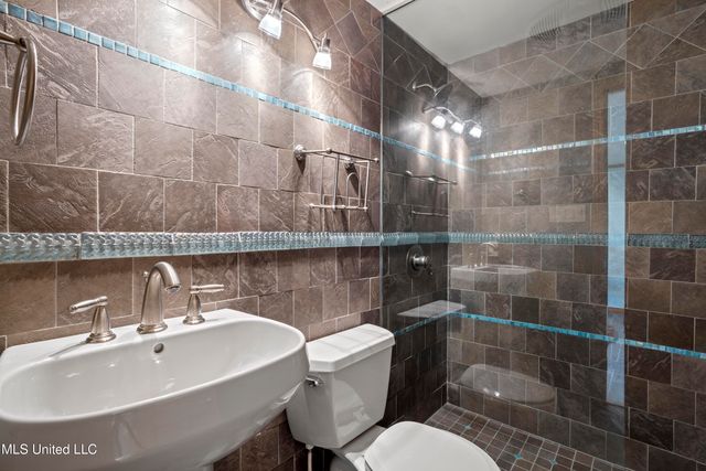 923 E Scenic Drive, Pass Christian, MS 39571