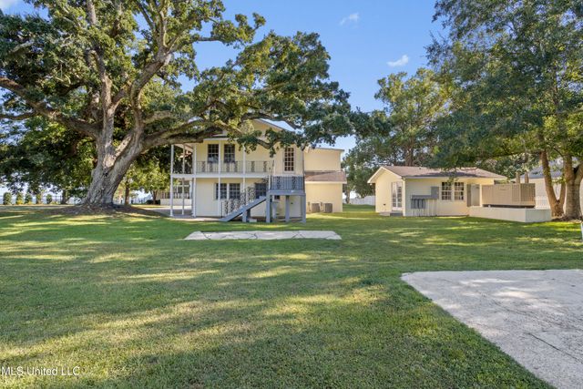 923 E Scenic Drive, Pass Christian, MS 39571