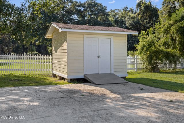 923 E Scenic Drive, Pass Christian, MS 39571