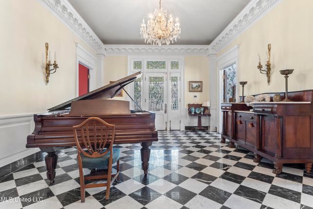 923 E Scenic Drive, Pass Christian, MS 39571