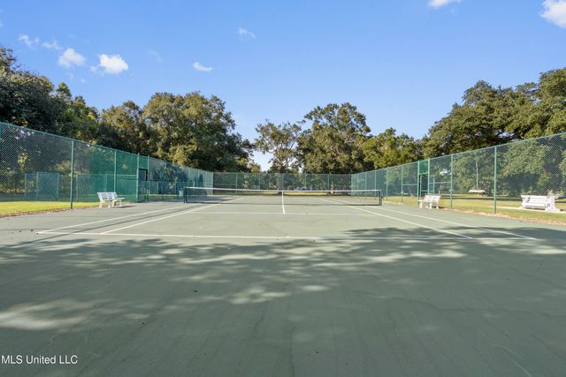 923 E Scenic Drive, Pass Christian, MS 39571