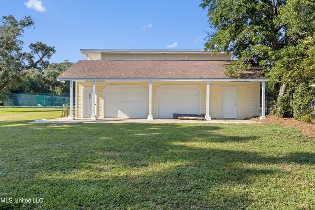 923 E Scenic Drive, Pass Christian, MS 39571