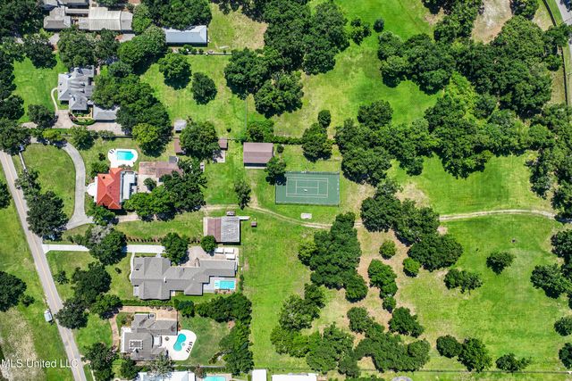 923 E Scenic Drive, Pass Christian, MS 39571