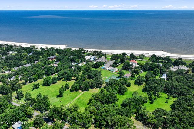 923 E Scenic Drive, Pass Christian, MS 39571