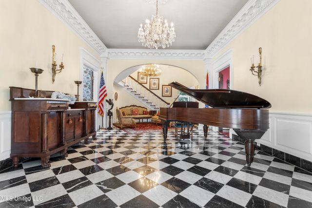 923 E Scenic Drive, Pass Christian, MS 39571