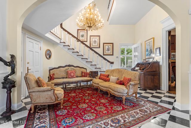 923 E Scenic Drive, Pass Christian, MS 39571