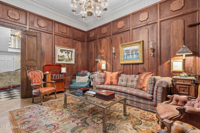 923 E Scenic Drive, Pass Christian, MS 39571