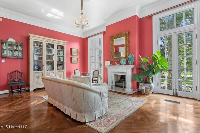 923 E Scenic Drive, Pass Christian, MS 39571