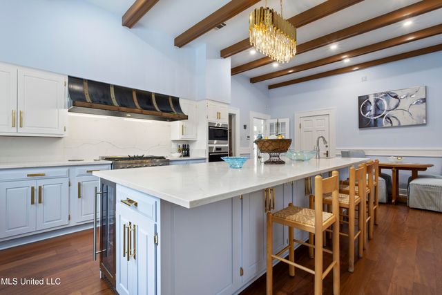 923 E Scenic Drive, Pass Christian, MS 39571