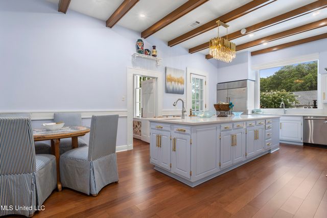 923 E Scenic Drive, Pass Christian, MS 39571