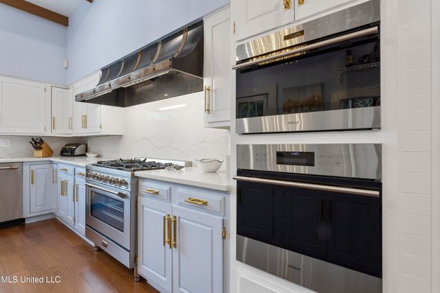 923 E Scenic Drive, Pass Christian, MS 39571