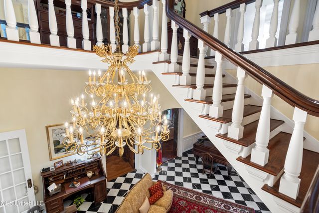 923 E Scenic Drive, Pass Christian, MS 39571