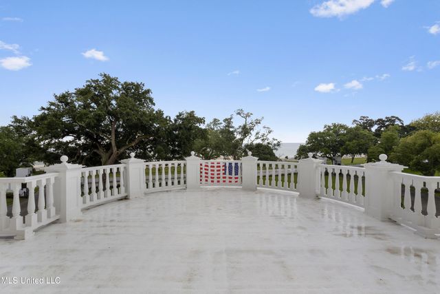 923 E Scenic Drive, Pass Christian, MS 39571