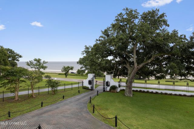 923 E Scenic Drive, Pass Christian, MS 39571