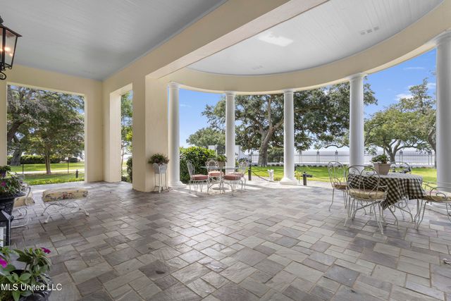 923 E Scenic Drive, Pass Christian, MS 39571