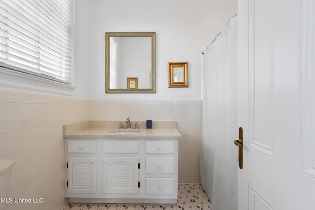 923 E Scenic Drive, Pass Christian, MS 39571