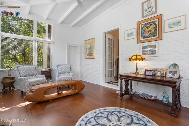 923 E Scenic Drive, Pass Christian, MS 39571