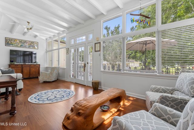 923 E Scenic Drive, Pass Christian, MS 39571