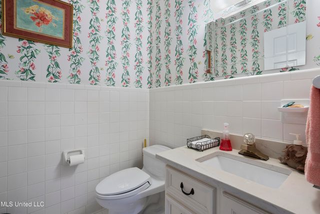 923 E Scenic Drive, Pass Christian, MS 39571