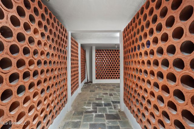 923 E Scenic Drive, Pass Christian, MS 39571