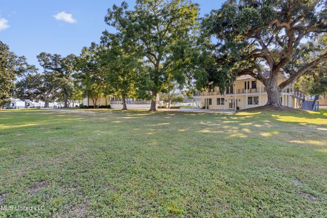 923 E Scenic Drive, Pass Christian, MS 39571