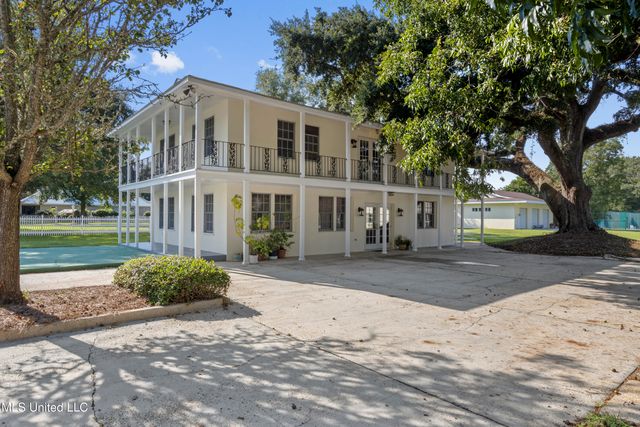 923 E Scenic Drive, Pass Christian, MS 39571