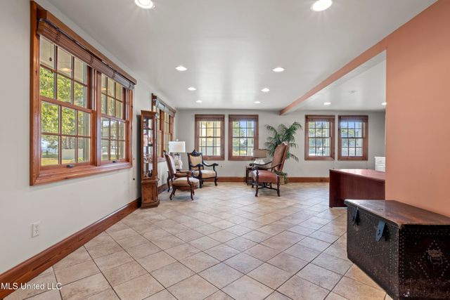 923 E Scenic Drive, Pass Christian, MS 39571