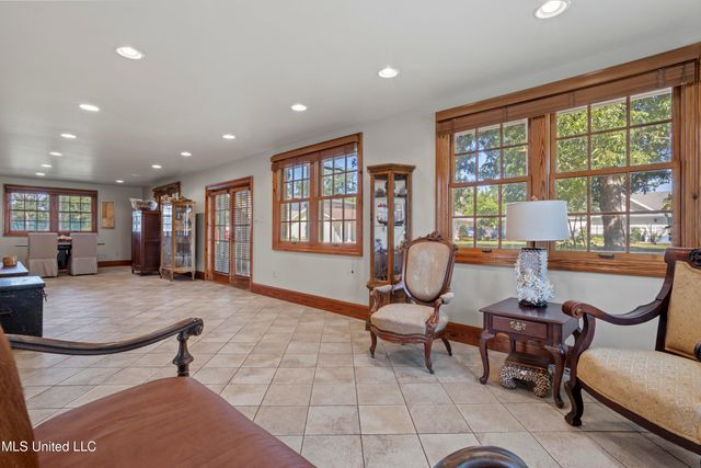 923 E Scenic Drive, Pass Christian, MS 39571