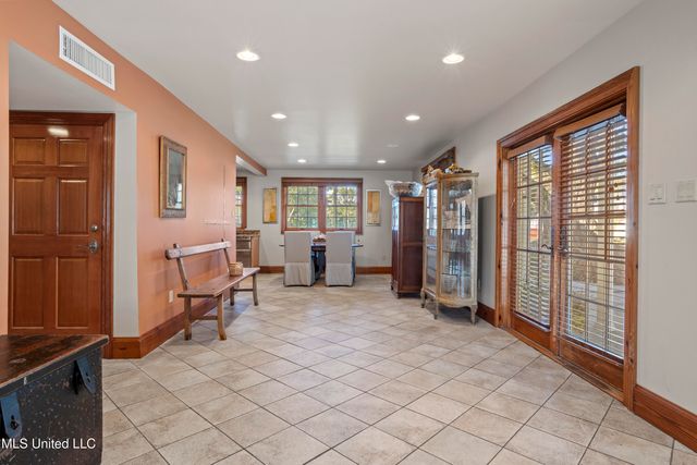 923 E Scenic Drive, Pass Christian, MS 39571